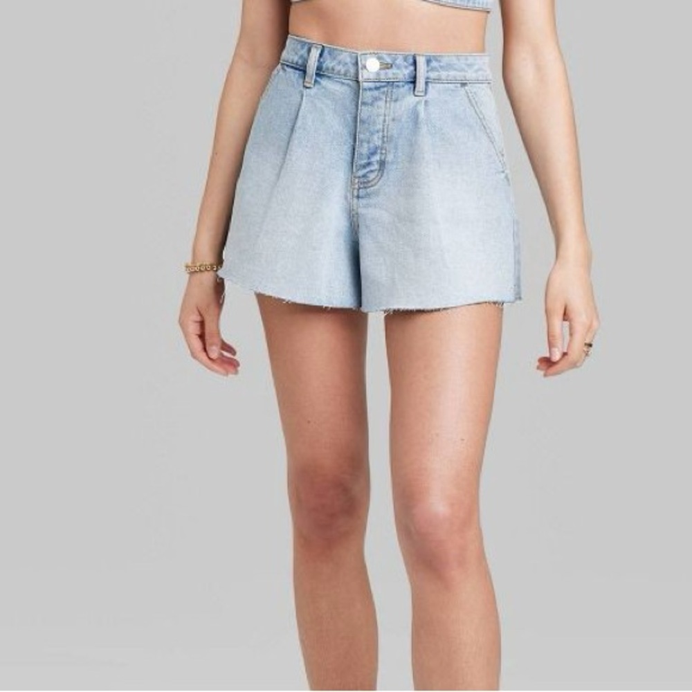 Wild Fable Women's Super High-Rise Flutter Denim Shorts Light Wash Size 2
